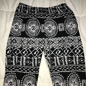 black and white patterned leggings